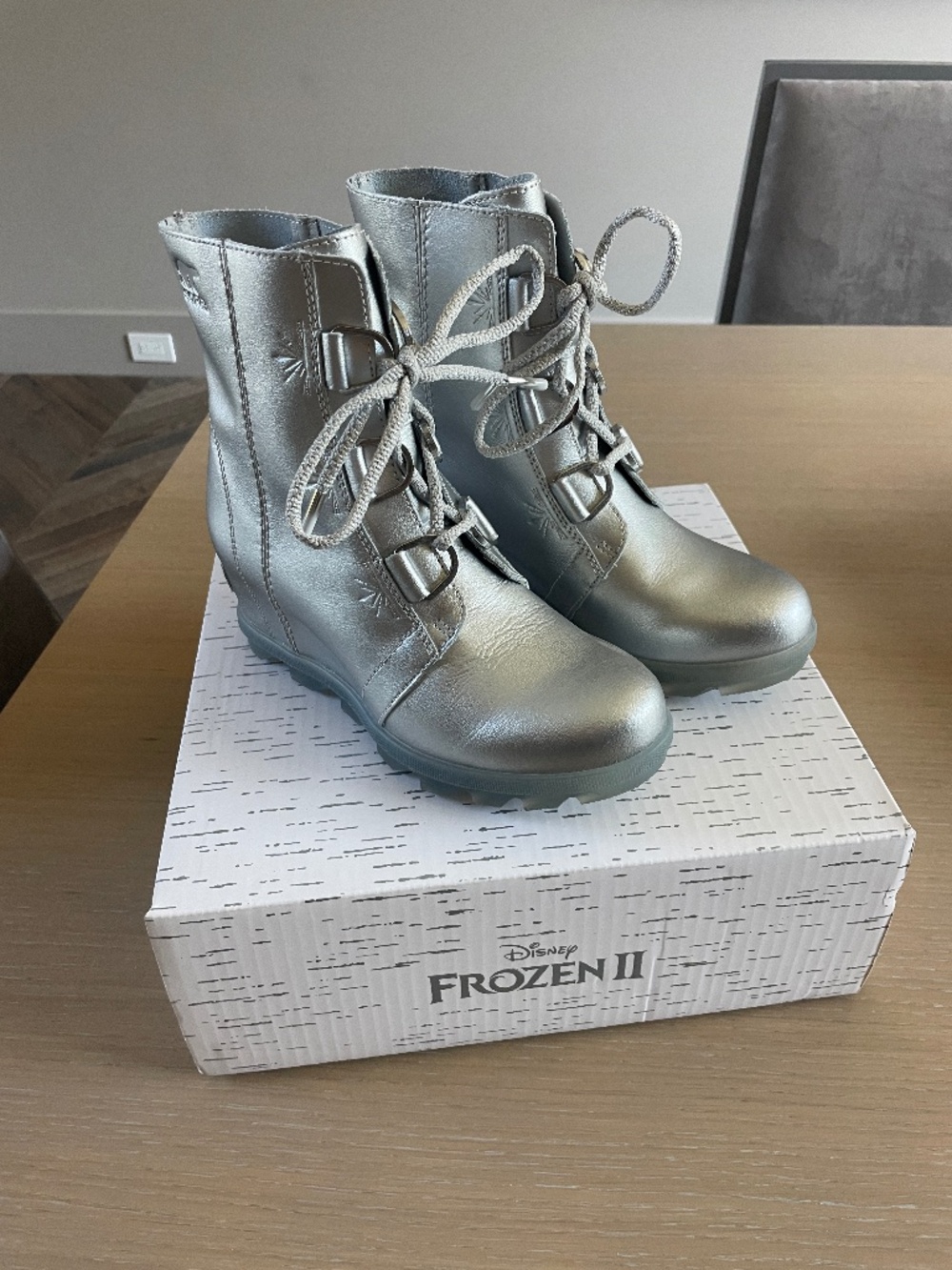 Sorel "Frozen" girls boots